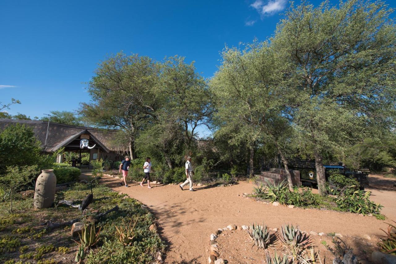 שמורת הציד טימבאבאטי Kambaku Safari Lodge מראה חיצוני תמונה